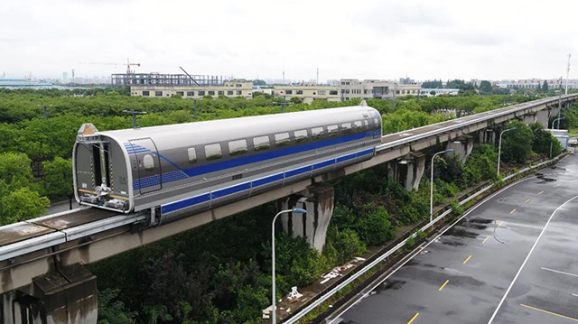 时速600公里高速磁浮试验样车在同济大学嘉定校区磁浮试验线上成功试跑